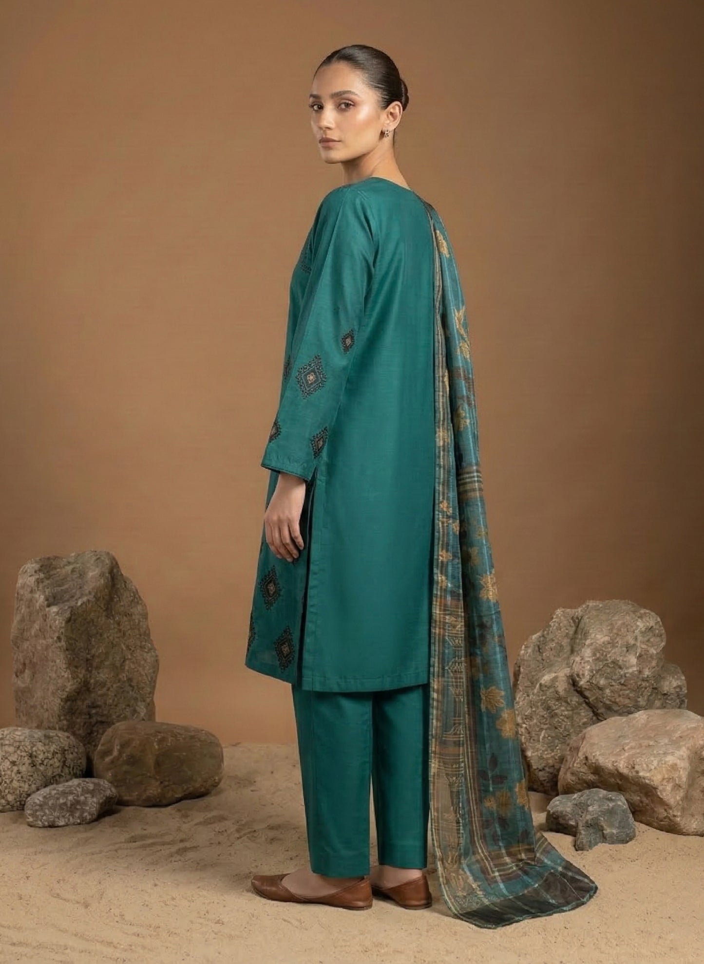 Emerald Grace – 3 Piece Luxury Lawn 2026