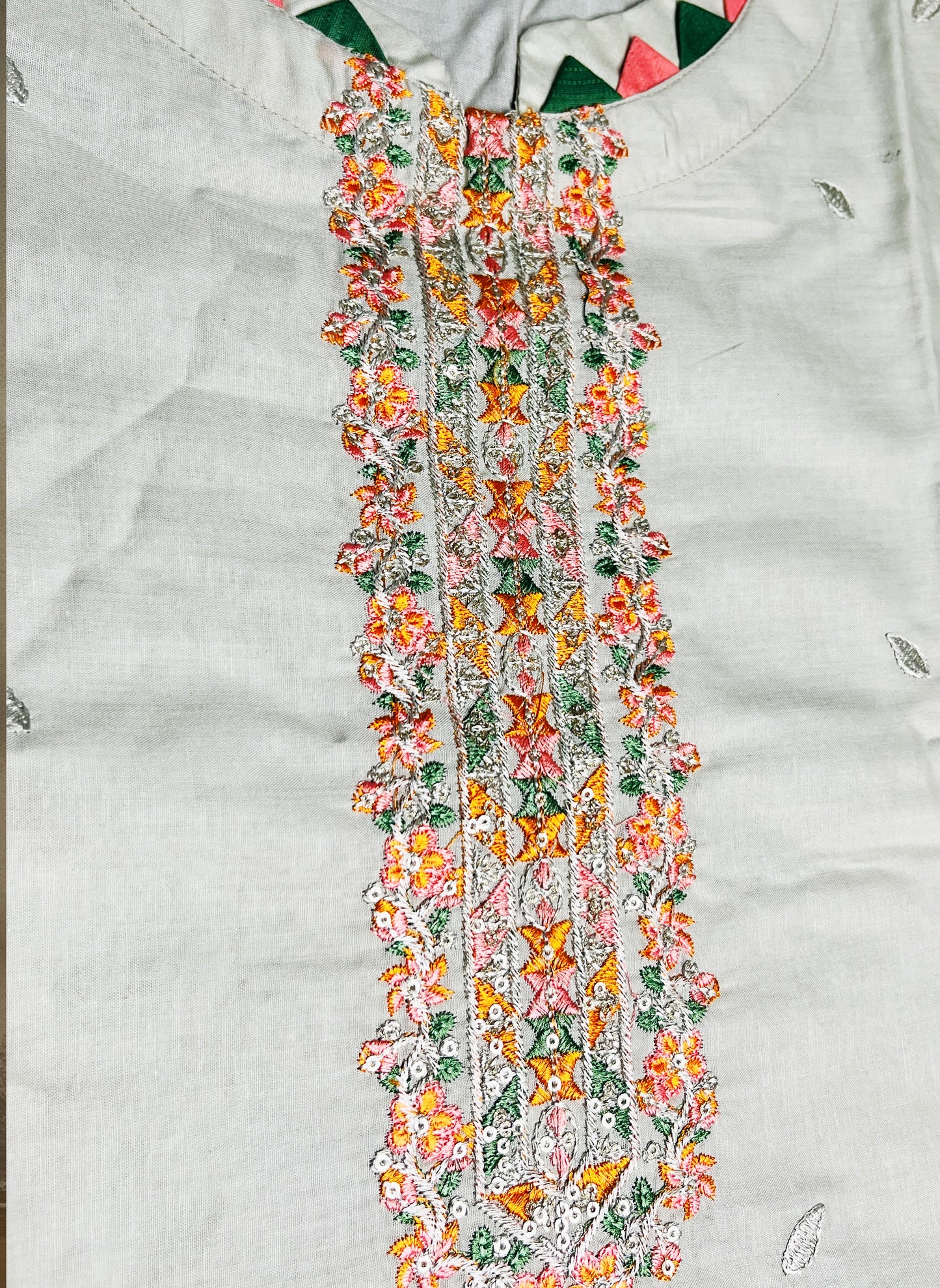 SAFA – 3 PIECE CHIKAN KARI CAMBRIC LAWN SUIT 2026