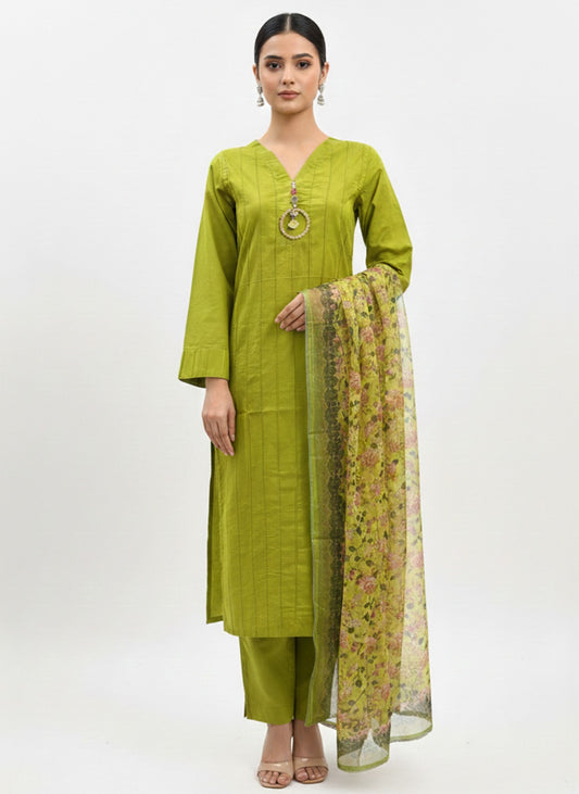 LEAFY CHARM – 3 PIECE PARROT GREEN JACQUARD COLLECTION 2026